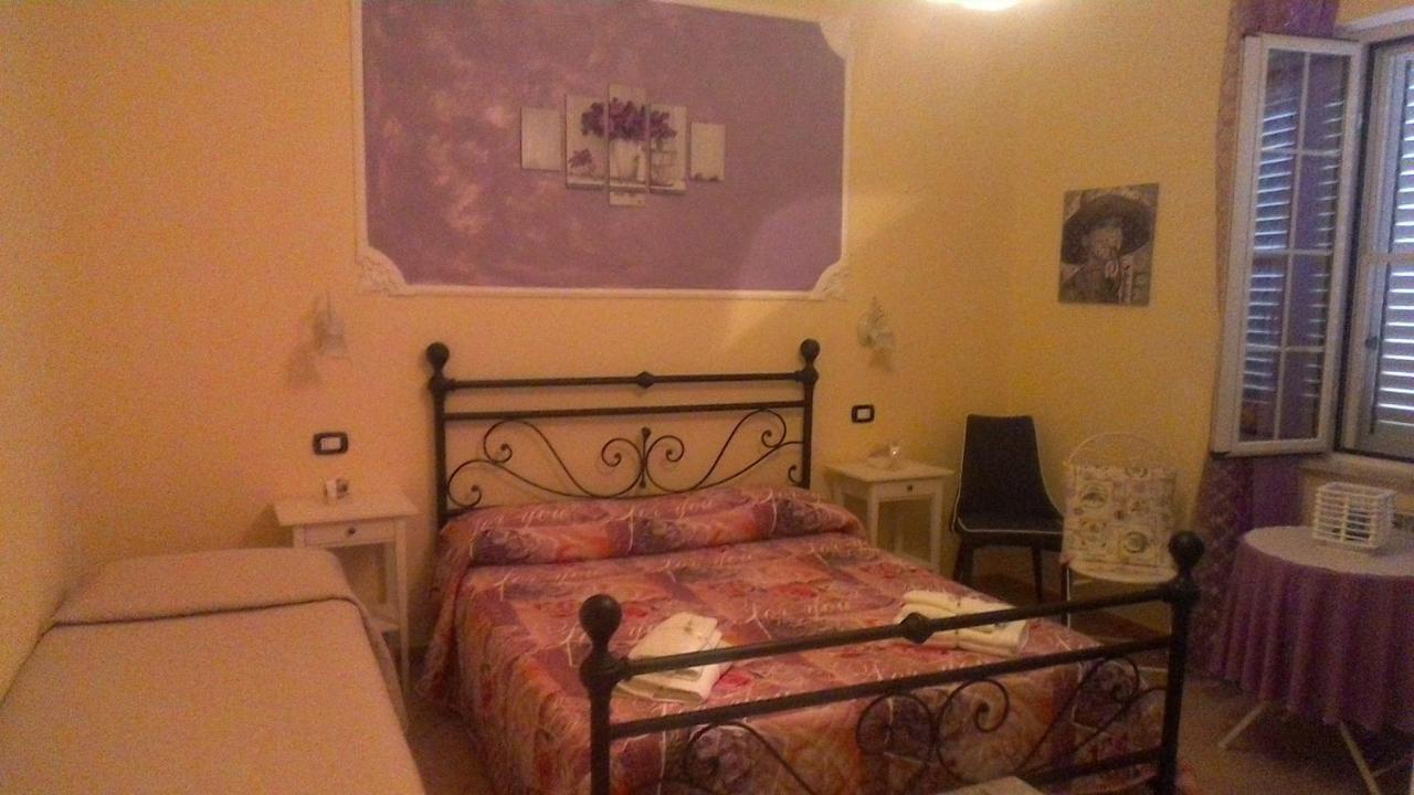 La Bella Ninfa Bed & Breakfast Sermoneta Exterior photo