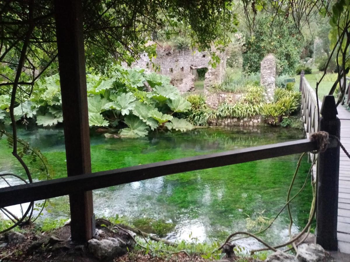 La Bella Ninfa Bed & Breakfast Sermoneta Exterior photo